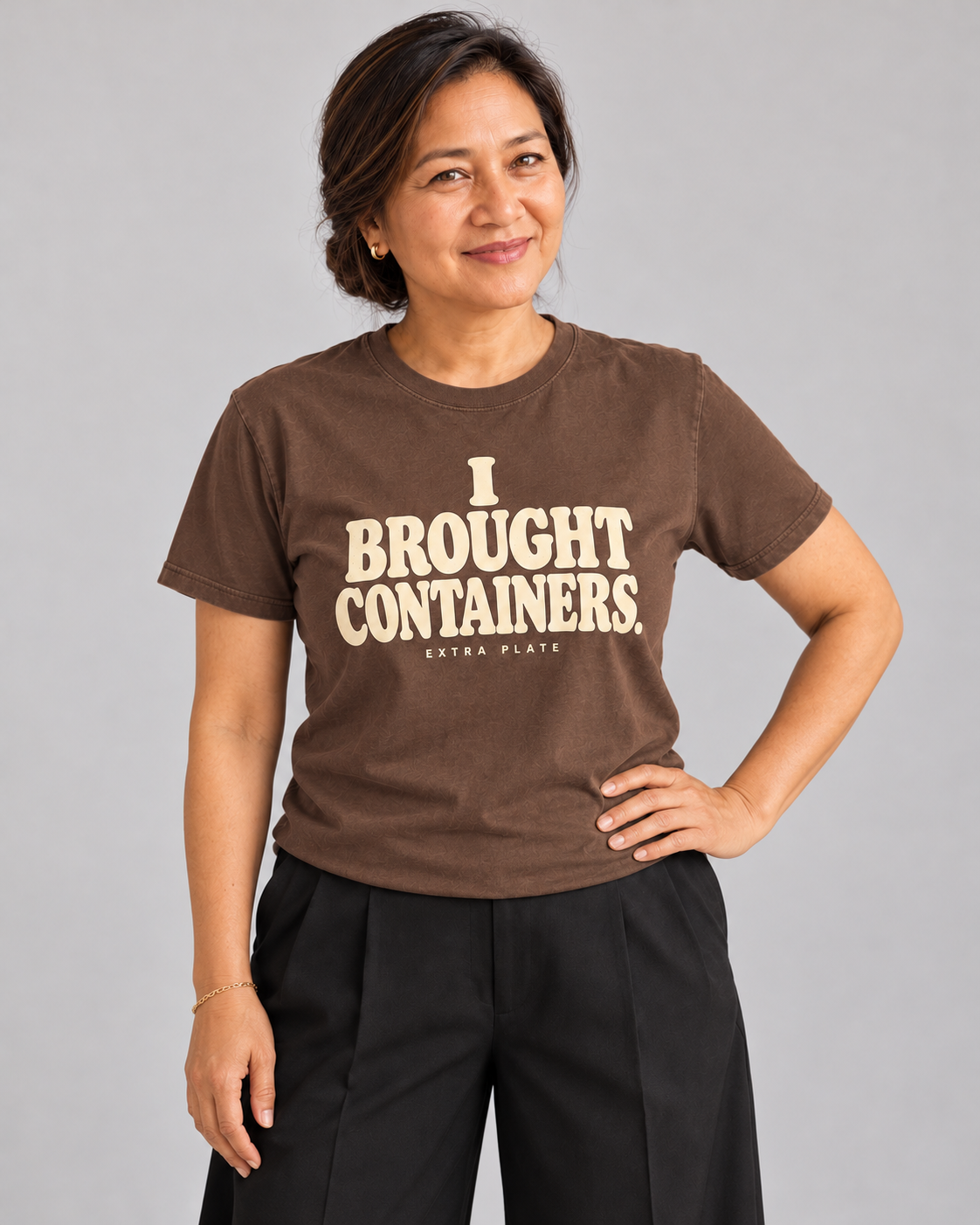 I Brought Containers Tee in tsokolate — model front view